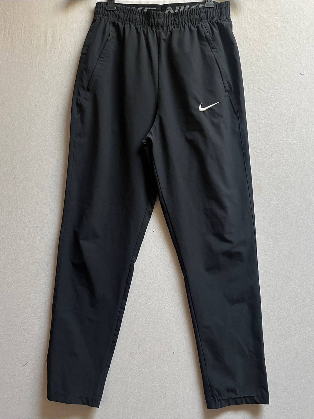 Nike Women's Black Athletic Tapered Track Pants Joggers L